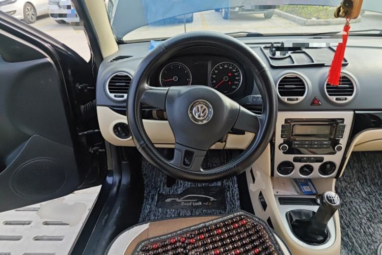 Used Volkswagen Lavida 2011 1.6L Manual Joy Version
