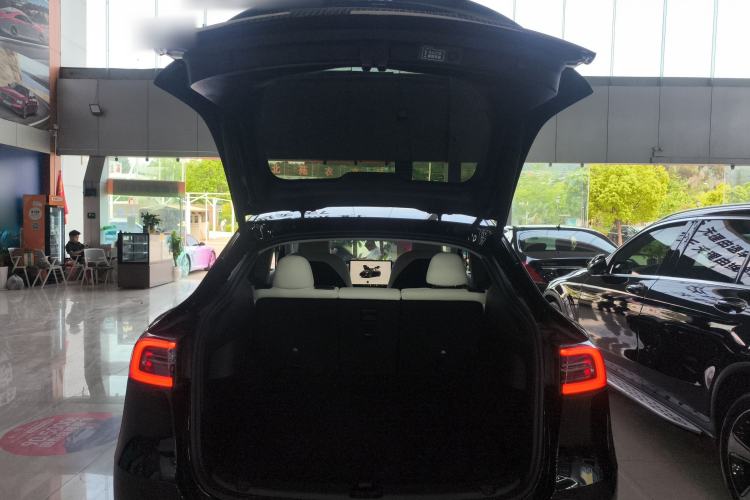 Used Tesla Model Y 2023 Rear-Wheel-Drive Version