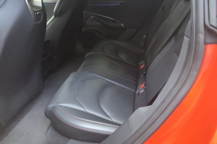 Used Xiaomi Auto SU7 2024 Four-Wheel Drive Ultra-Long Range Advanced Intelligent Driving Max Edition Left Rear Seat