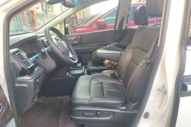 Used Honda Elysion 2016 2.4L Supreme Edition
