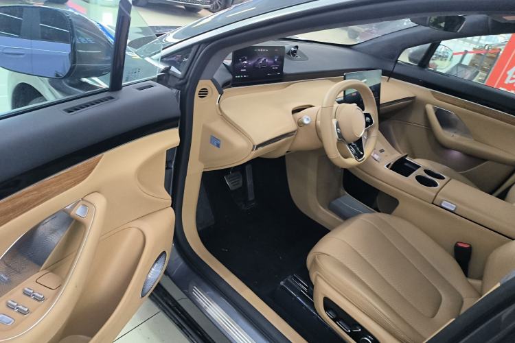 Used Hima Luxeed R7 2024 All-Electric 667 km Max