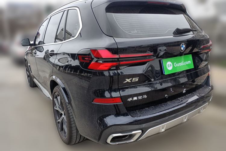 Used BMW X5 2023 xDrive 30Li Luxury M Sport Package
