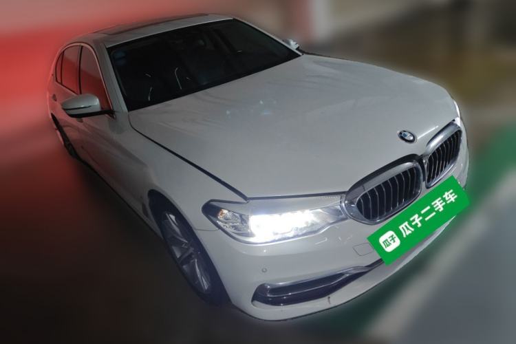 Used BMW 5 Series New Energy 2019 530Le Luxury Package Front Right 45 Deg