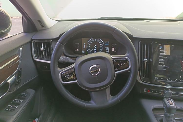 Used Volvo S90 2017 T4 Zhiyuan Edition