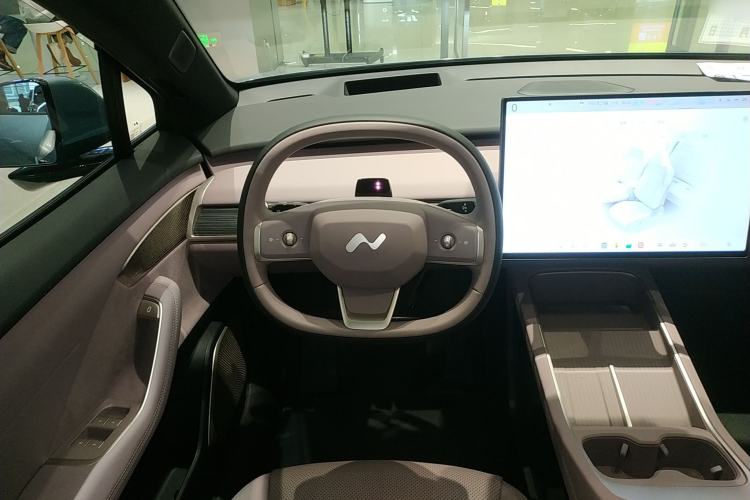 Used ONVO L60 2024 60 kWh Rear-Drive Version