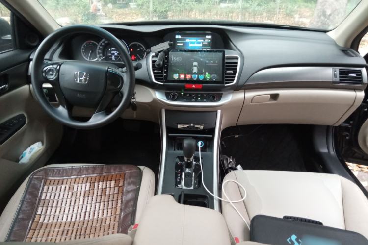 Used Honda Accord 2015 2.0L LX Comfort Edition Center Console