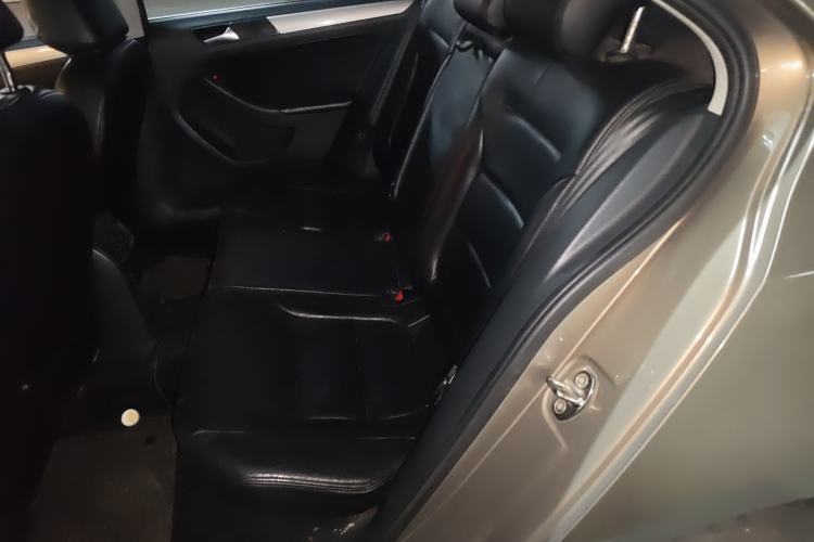 Used Volkswagen Sagitar 2014 Revised Version 1.6L Automatic Comfort Edition Left Rear Seat