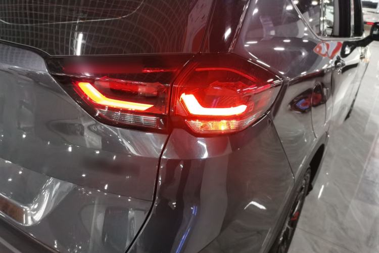 Used Chevrolet Orlando 2020 Light Hybrid Redline 530T Automatic Enjoyment Edition (5+2 Models)