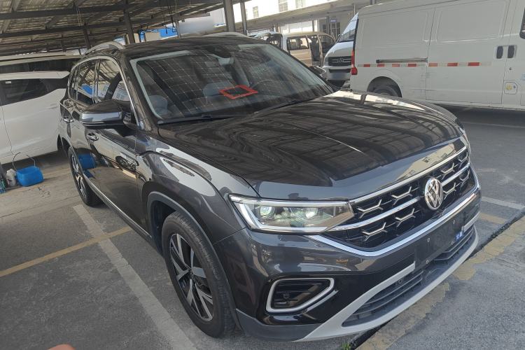 Used Volkswagen Tayron 2023 330TSI Two-Wheel-Drive Luxury Plus Advanced Version Front Right 45 Deg