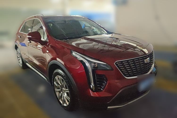 Used Cadillac XT4 2018 28T Two-Wheel-Drive Luxury Model Front Right 45 Deg