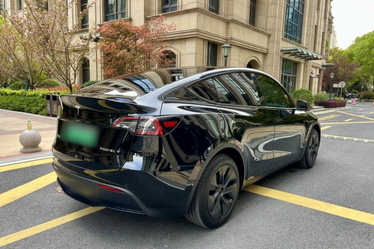 Used Tesla Model Y 2023 Rear-Wheel-Drive Version Exterior 4