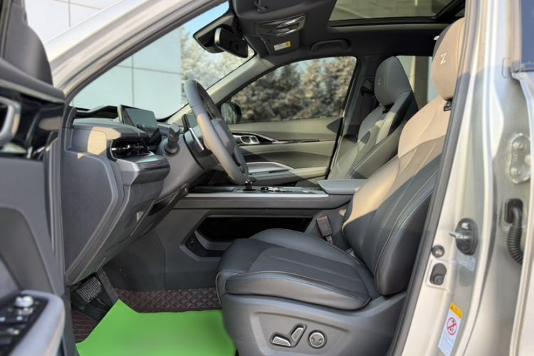 Used Oshan Z6 New Energy 2022 Blue Whale iDD 150KM Flagship PLUS Smart Parking Edition
