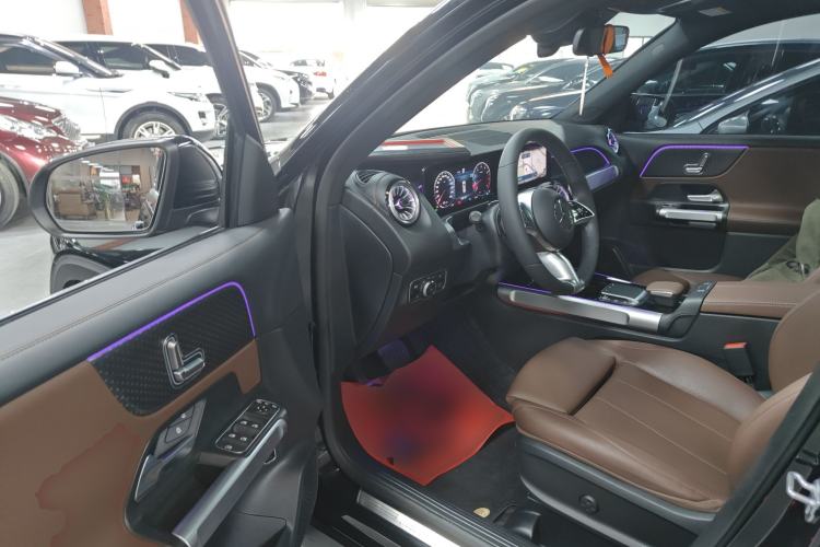 Used Mercedes-Benz GLB 2024 GLB 220 Dynamic Edition Left Front Seat