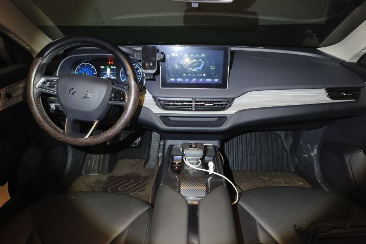 Used Hongqi E-QM5 2023 620km PLUS Center Console