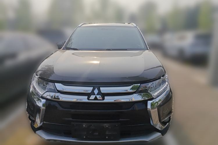 Used Mitsubishi Outlander 2018 2.4L 4x4 Elite Edition 5 Seats Front