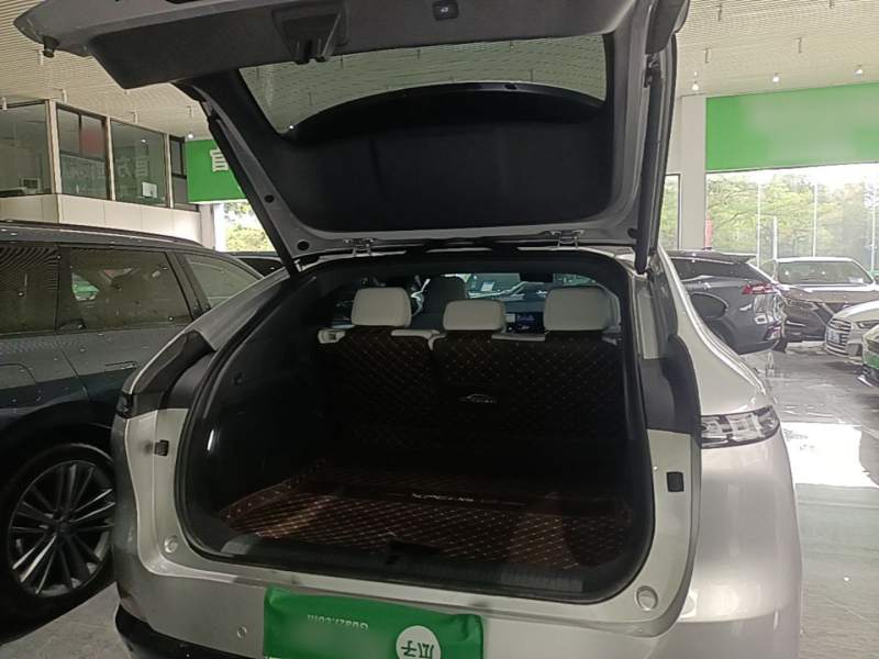 Used XPeng G6 2025 625 Long-Range Max Flagship Edition — 18