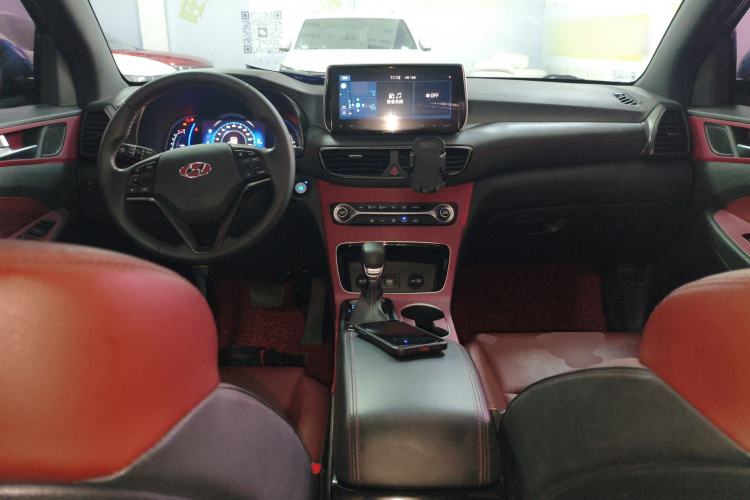 Used Hyundai Tucson 2019 280TGDi Dual-Clutch Two-Wheel Drive Fashion Edition China VI Standard Center Console