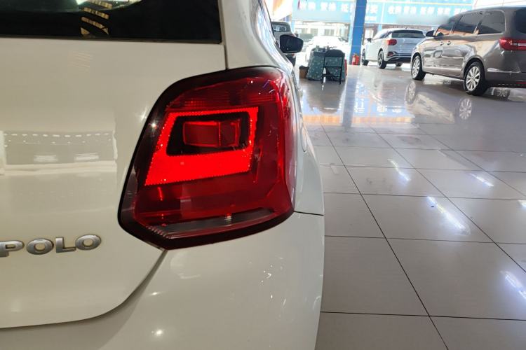 Used Volkswagen Polo 2016 1.4L Manual Fashion Model