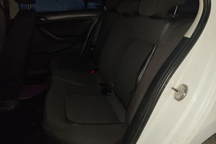 Used Volkswagen Jetta 2015 1.6L Automatic Fashion Model Left Rear Seat