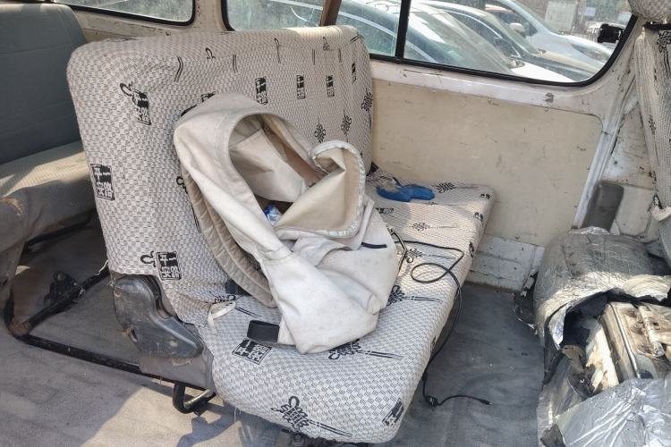 Used Jinbei Hiace 2011 2.0L 5th Generation Kuaiyunwang Luxury Edition 4G19 Left Rear Seat