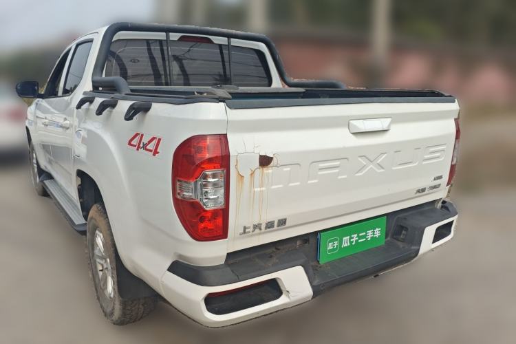 Used SAIC MAXUS T60 2017 2.4L Gasoline Manual Transmission 4x4 High Ground Clearance Comfortable Standard Cabin