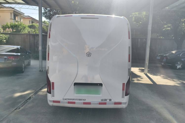 Used Guangtong Auto makeup Logistics Vehicle 2024 3.1T 2-Seater 4.99-Meter All-Electric Closed Cargo Van with 41.86 kWh