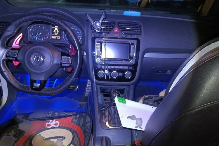 Used Volkswagen Scirocco 2011 R 2.0TSI Center Console