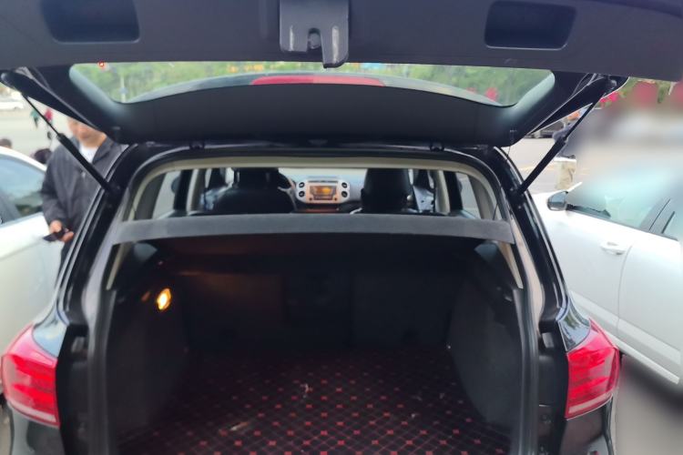 Used Volkswagen Tiguan 2015 1.8TSI Automatic Two-Wheel Drive Comfort Edition Trunk