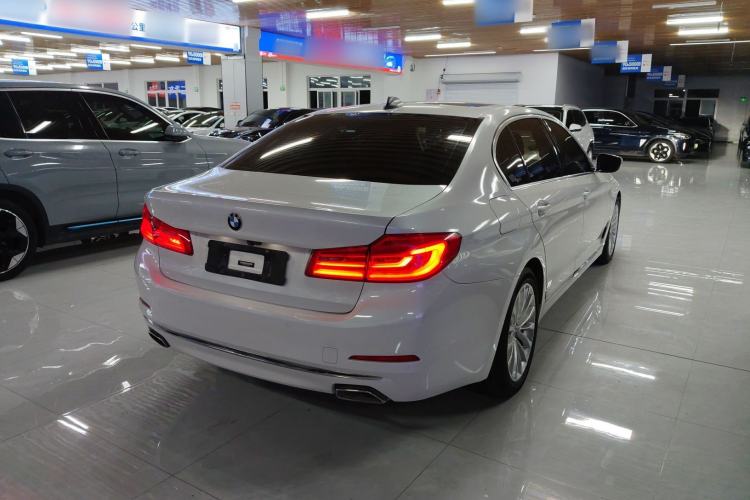 Used BMW 5 Series New Energy 2020 Mileage Upgrade Version 530Le Luxury Package Rear Right 45 Deg