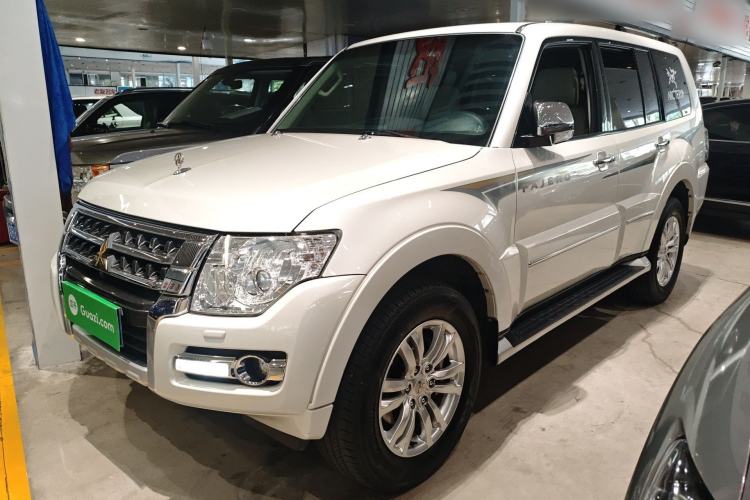 Used Mitsubishi Pajero 2018 V97 3.8L 5-Door GLS Sunroof – Middle East