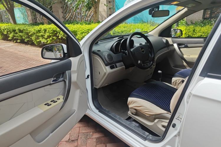 Used Chevrolet Lova 2010 1.4 AT Fashion Edition Driver Seat