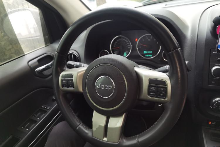 Used Jeep Compass 2012 2.0L two-wheel drive luxury version