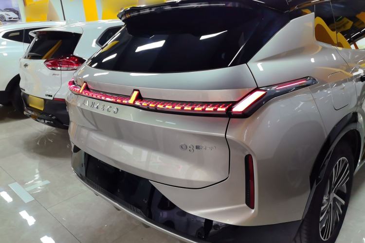 Used Lynk & Co 08 EM-P 2025 120km Long-Range Halo Rear