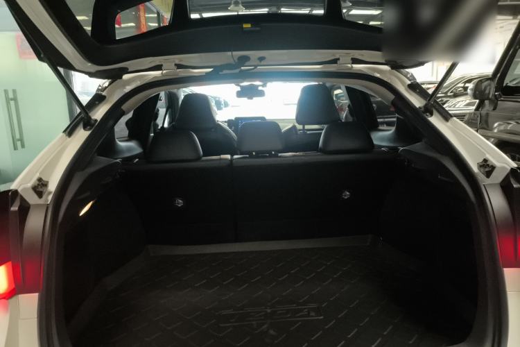 Used Toyota IZOA 2021 2.0L Yichi Version
