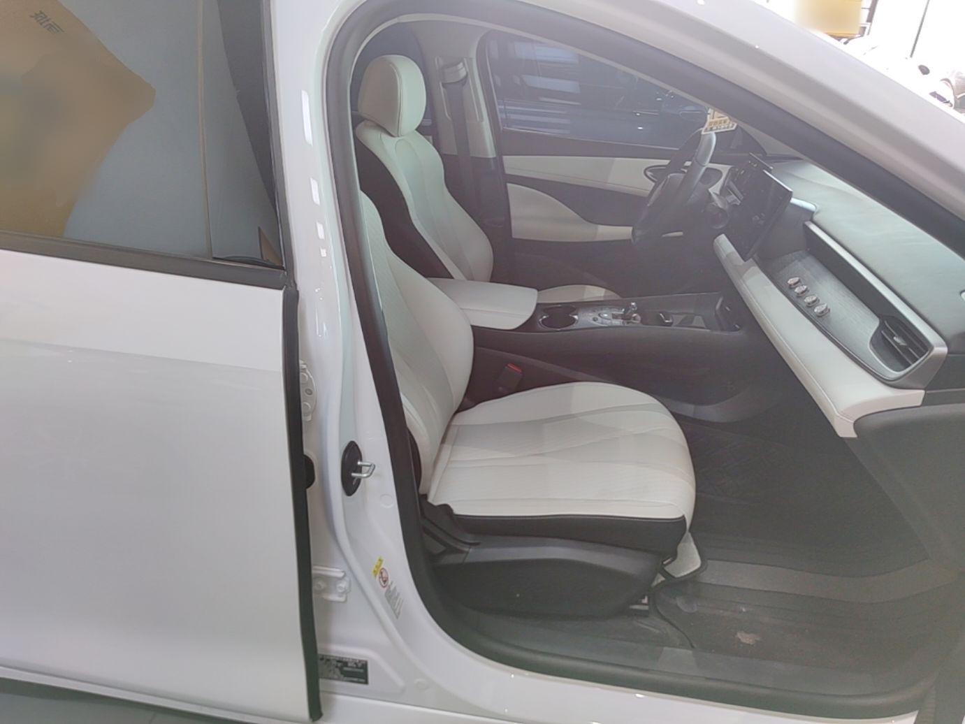 BYD Seal 05 DM-i 2025 DM-i Smart Drive 55KM Luxury Model — снимка 19