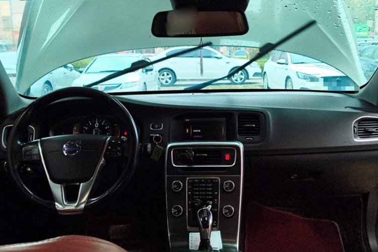 Used Volvo V60 2014 T5 Zhiya Edition