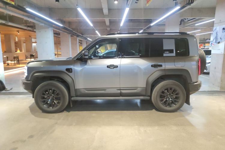 Used Formula Leopard Leopard 5 2023 Explore Edition