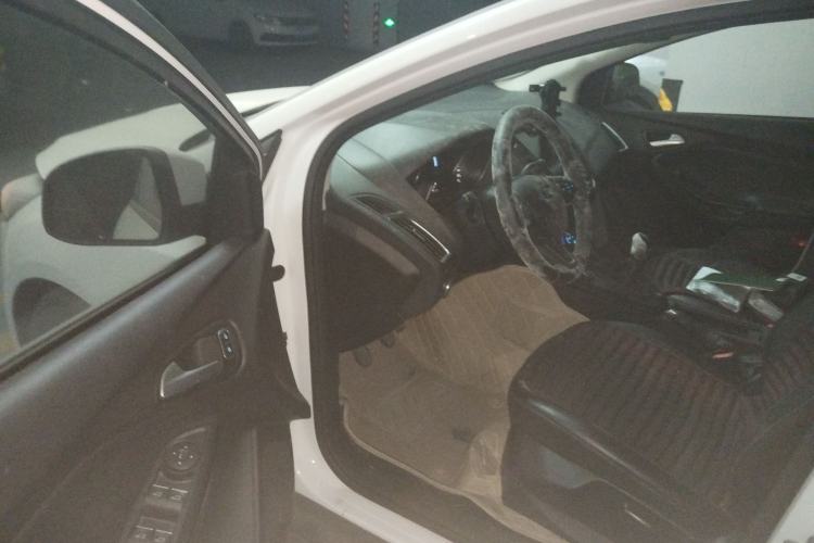 Used Ford Focus 2017 Hatchback 1.6L Manual Fashion Edition SmartDrive Version Driver Seat