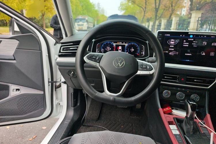 Used Volkswagen Sagitar 2025 Revised 300TSI DSG Excellence Edition Steering Wheel