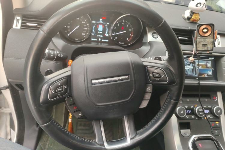 Used Land Rover Range Evoque 2016 2.0T SE Smart Glow Edition Steering Wheel