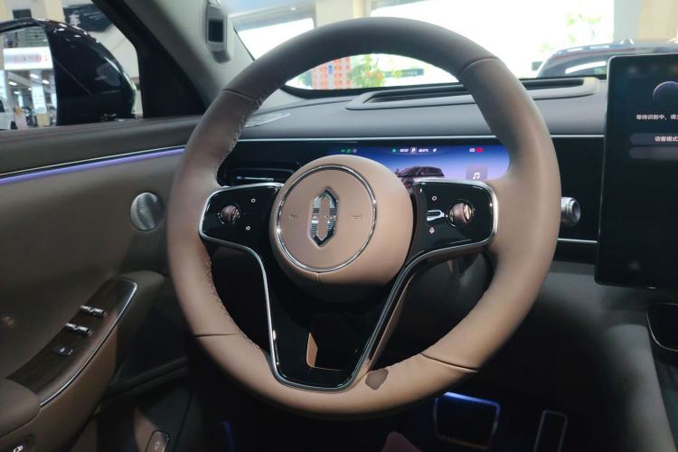 Used Hima AITO M7 2026 Model Range-Extending Ultra All-Wheel Drive 6-Seater Version Steering Wheel