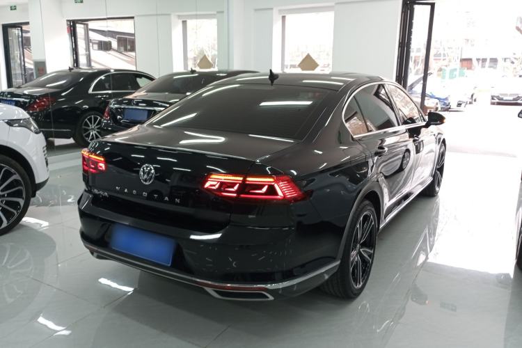 Used Volkswagen Magotan 2020 330TSI DSG Luxury Edition Rear Right 45 Deg