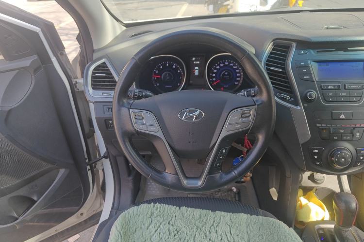 Used Hyundai Santa Fe 2013 2.4L Automatic 2WD Comfort Edition Steering Wheel