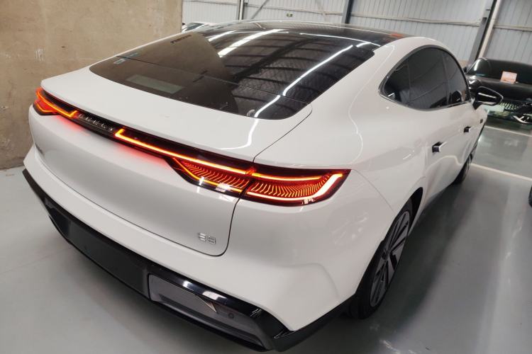 Used Geely Galaxy E8 2024 665 km Range Rear-Drive Starship Long-Range Version