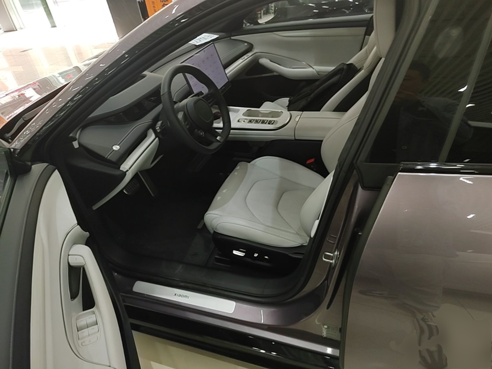 Xiaomi Auto SU7 2024 Four-Wheel-Drive Max Founder's Edition — снимка 17
