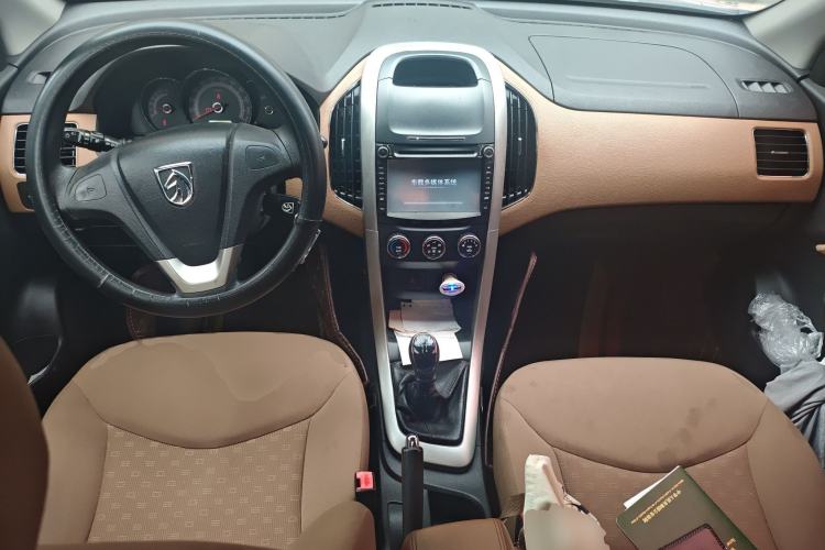 Used Baojun 630 2013 1.5L manual Comfort trim
