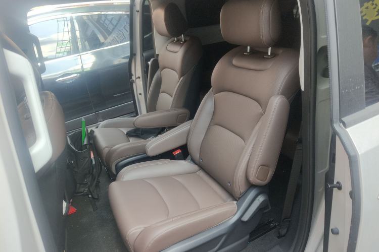 Used Wuling Starlight 730 2025 Model Pure Electric 500km Luxury Edition
