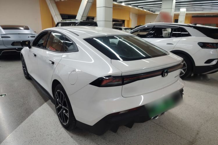 Used Changan UNI-V iDD 2024 Blue Whale Smart Electric iDD 136km ZhiKu Model
