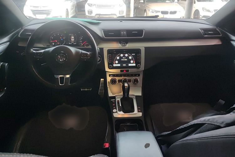 Used Volkswagen FAW-Volkswagen CC 2016 1.8TSI Luxury Model Center Console