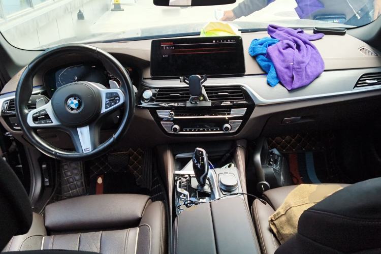 Used BMW 5 Series 2021 530Li Luxury Edition M Sport Package Center Console